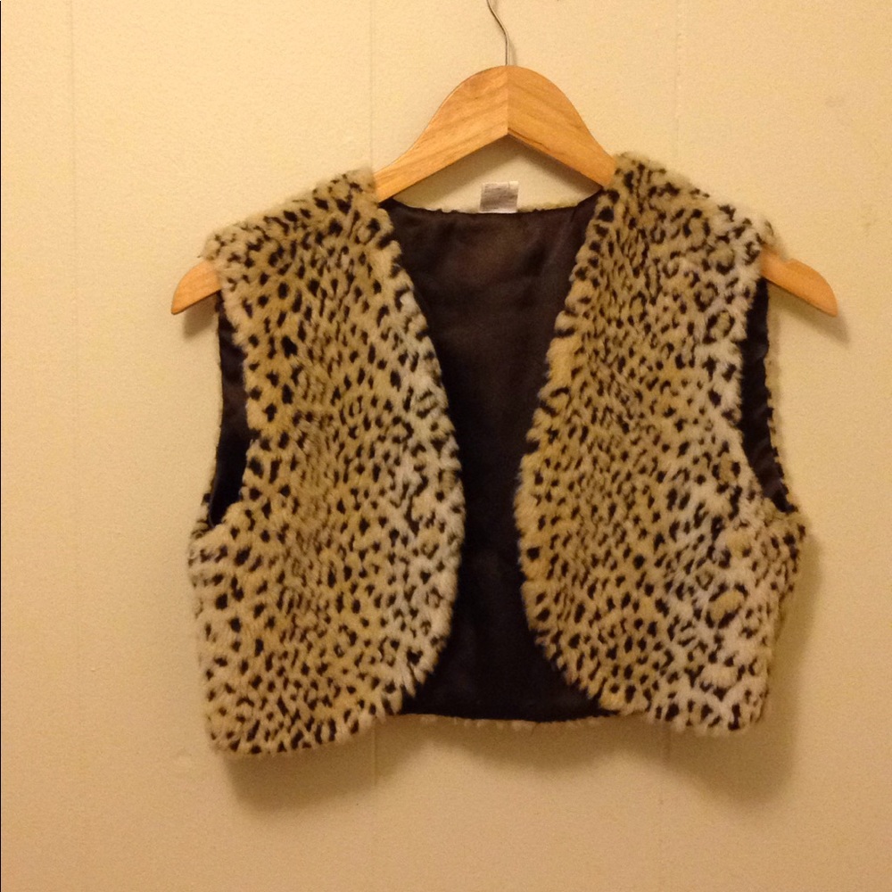 Faux fur vest. Cheetah print.